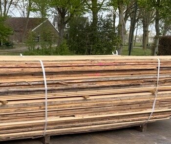 Grenen wandbekleding oude balken authentiek hout