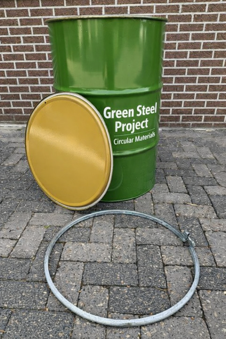 Stevige groene stalen vaten van 200 liter schoon afsluitbaar