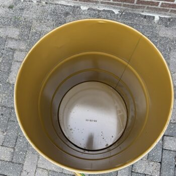 Stevige groene stalen vaten van 200 liter schoon afsluitbaar