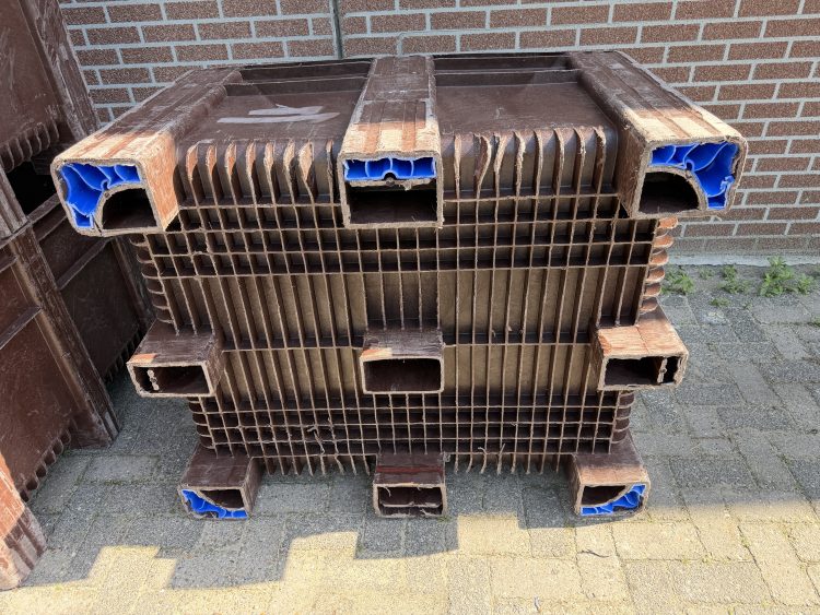 Dolav palletbox paarden opslag voerbox kunststof hooi slow