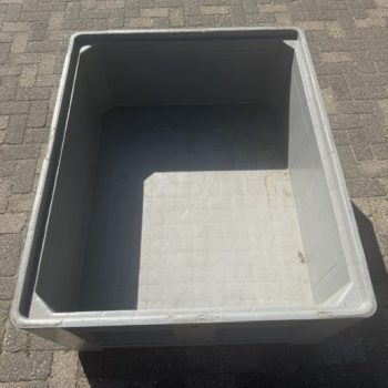 Kunststof palletbox 120x100x60cm laagmodel slede grijs