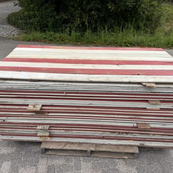 Rood/witte sloophout planken gekleurd 220cmx14cm