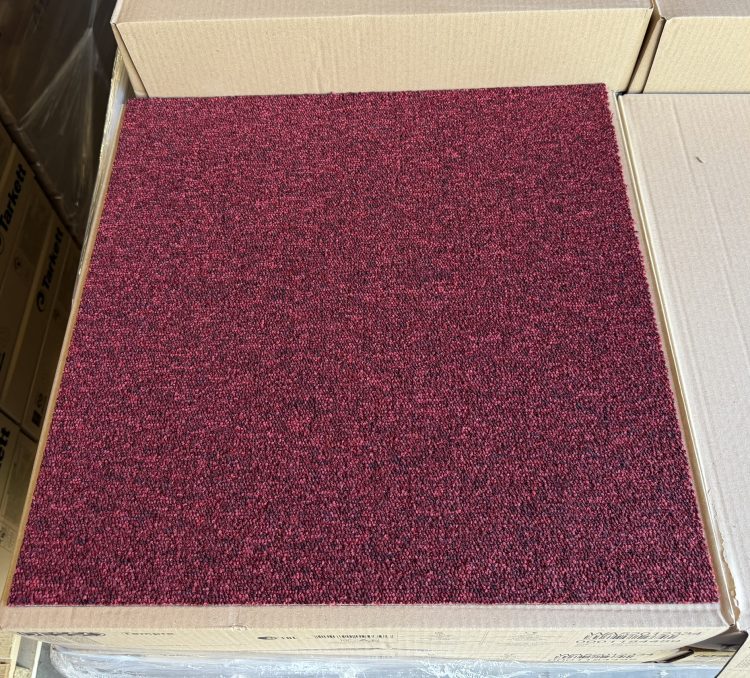 Desso Tempra 4101 Rood 50x50cm tapijttegels nieuw