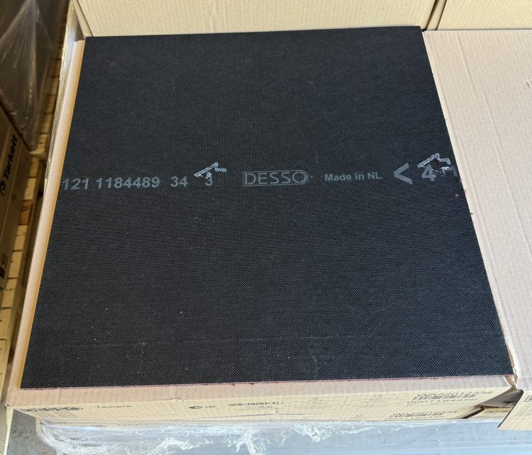 Desso Tempra 4101 Rood 50x50cm tapijttegels nieuw