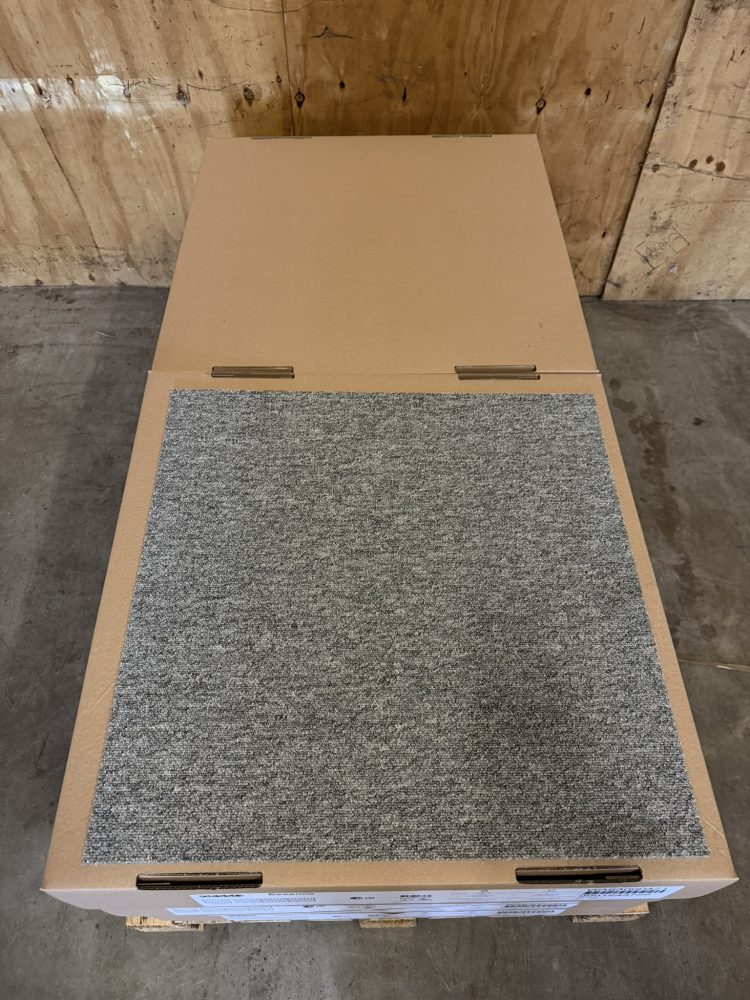 Desso Essence 9926 grijs 60x60cm tapijttegels nieuw 57.6m2 partij