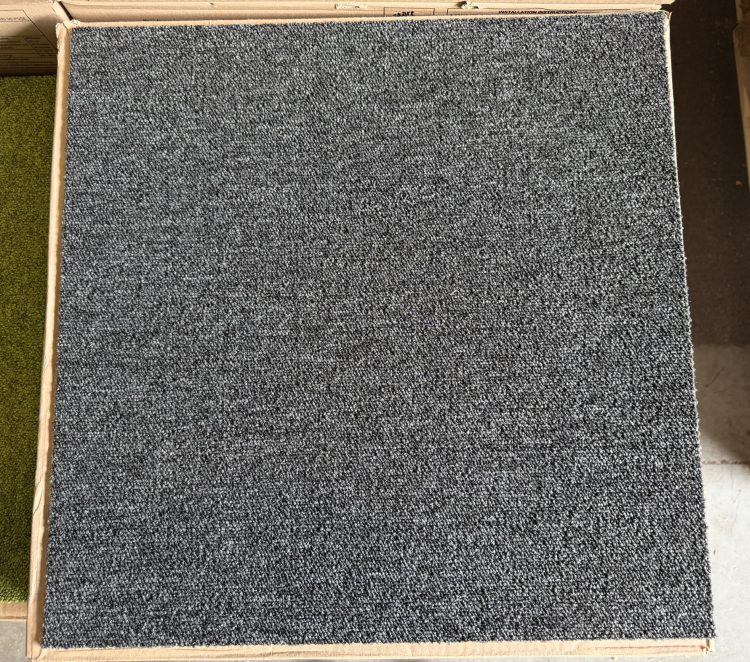 Desso Essence 9502 Grijs 50x50cm tapijttegels nieuw