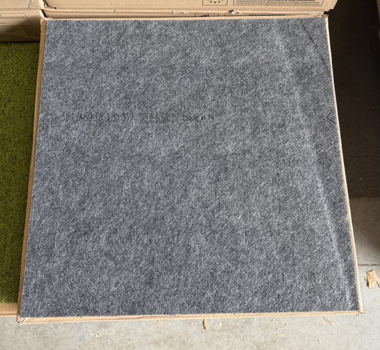 Desso tapijttegels Fuse 8423 blauw Soundmaster 50x50cm nieuw
