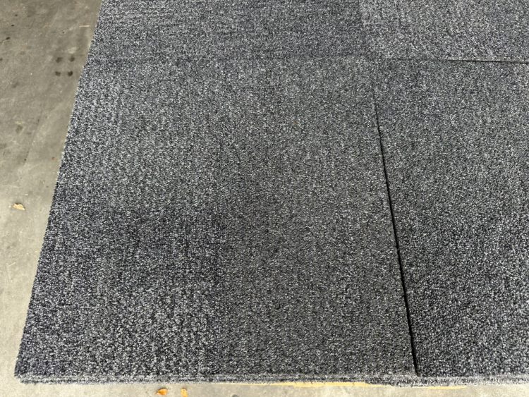 Interface Heuga tapijttegels 50x50cm donker grijs gebruikt