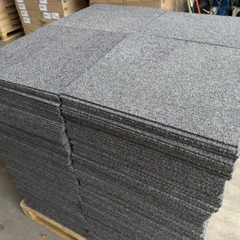 Interface Heuga tapijttegels 50x50cm donker grijs gebruikt