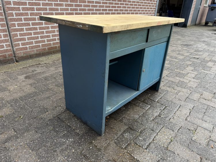 Industriële werkbank met lades en kast