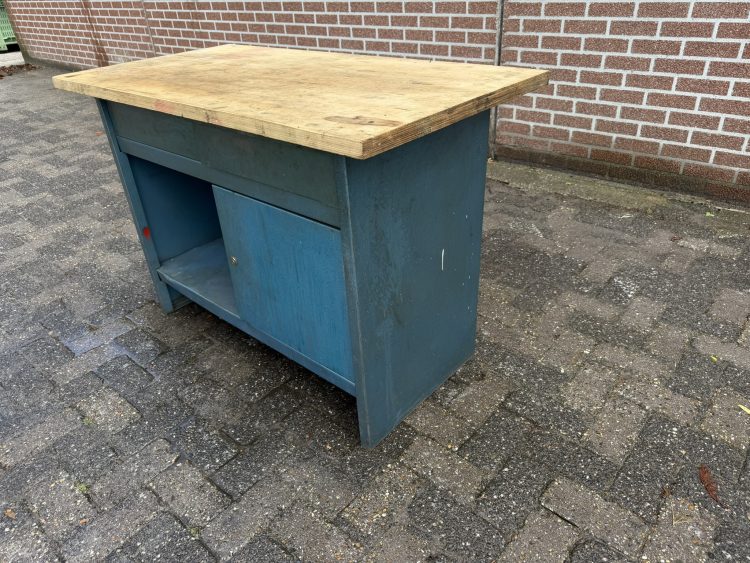 Industriële werkbank met lades en kast
