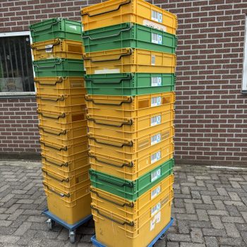 V&D stapelkrat 22x met transport dolly 2x