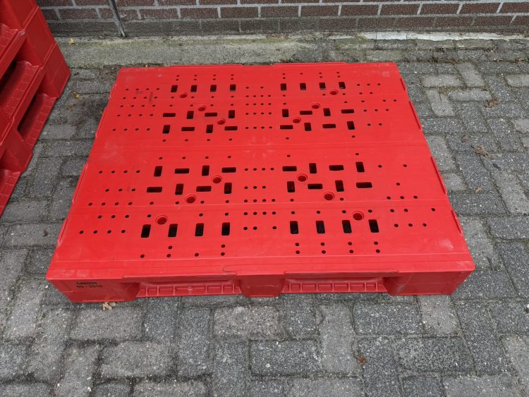 Kunststof pallets-Hygiëne zeer goede staat 1200x1000x1700mm