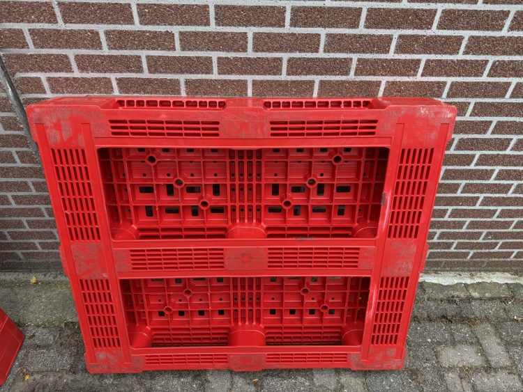 Kunststof pallets-Hygiëne zeer goede staat 1200x1000x1700mm
