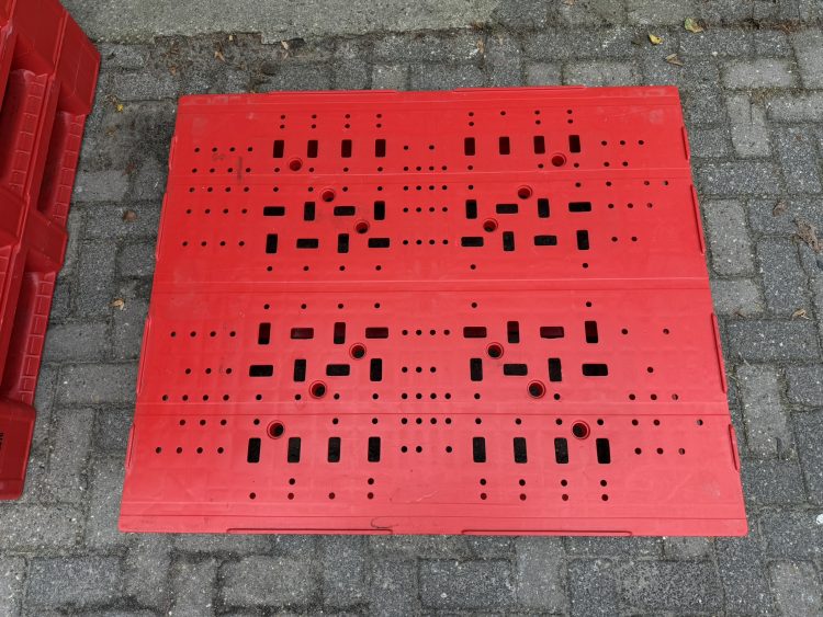 Kunststof pallets-Hygiëne zeer goede staat 1200x1000x1700mm
