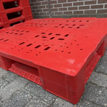 Kunststof pallets-Hygiëne zeer goede staat 1200x1000x1700mm