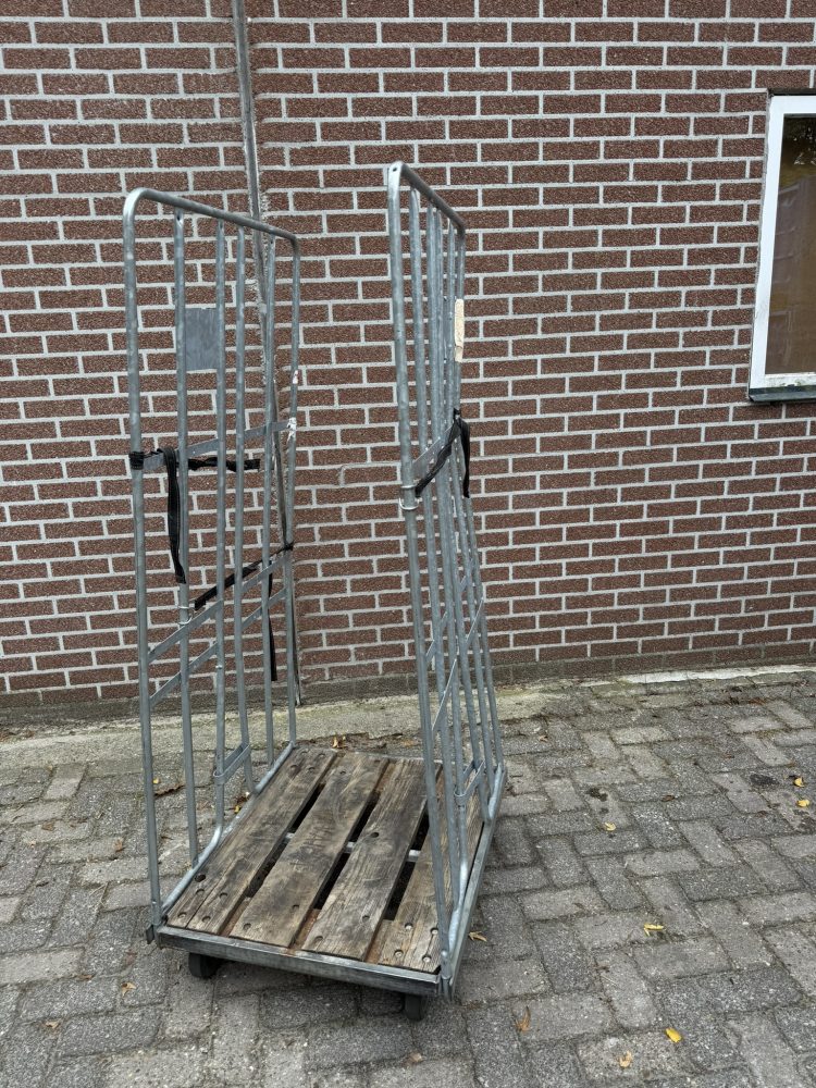 Rolcontainer transport rol kar