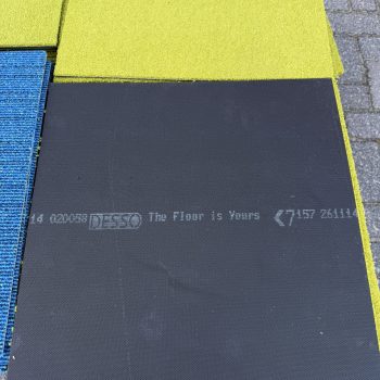 Partij gebruikte tapijttegels groen 30m2