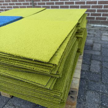 Partij gebruikte tapijttegels groen 30m2