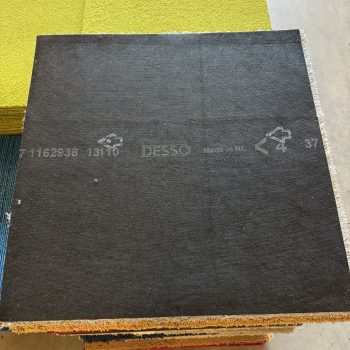 Partij Desso tapijttegels kleuren mix 50x50cm nieuw