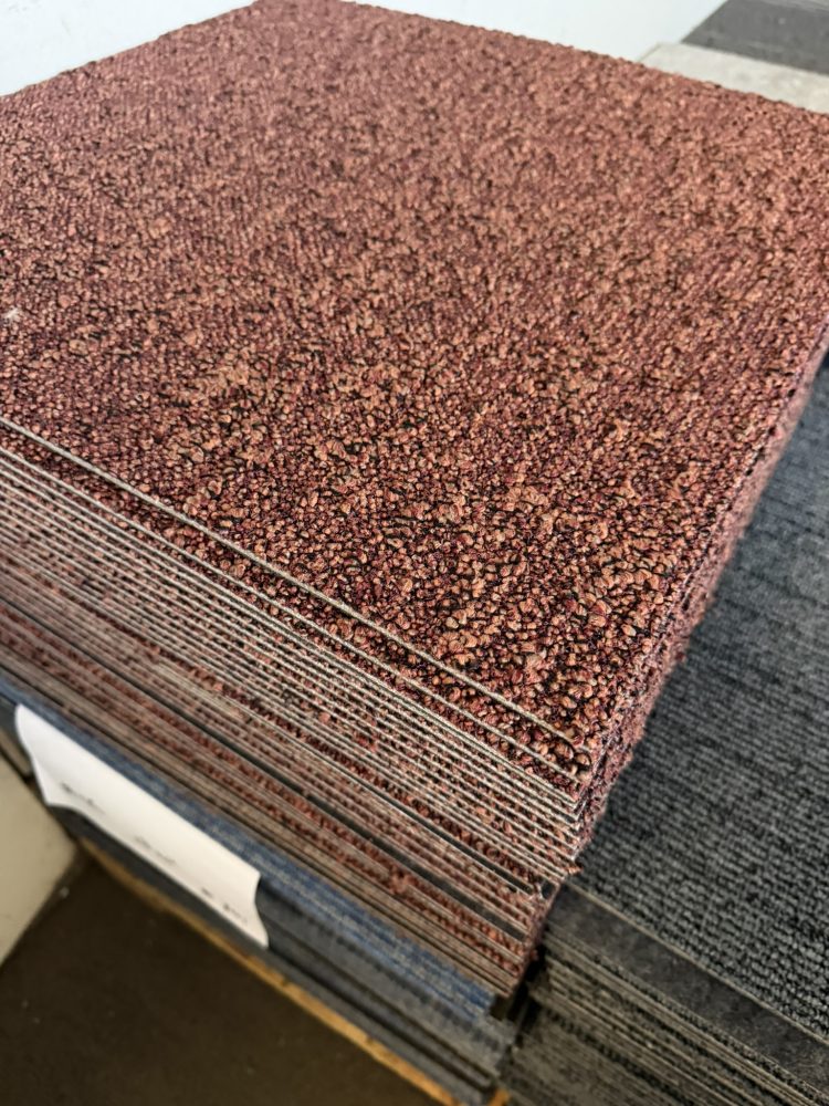 Partij Desso tapijttegels B-keus bruin/rood 50x50cm nieuw 26
