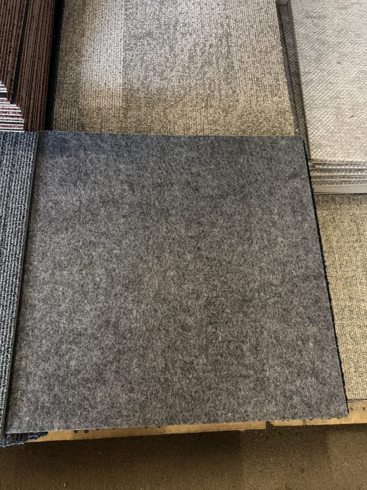 Partij Desso tapijttegels B-keus D. blauw 50x50cm nieuw #027