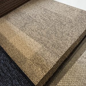 Partij Desso tapijttegels B-keus beige 50x50cm nieuw #028