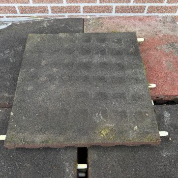 Rubber tegels 4,5cm 50x50 paardenstal, speeltoestellen