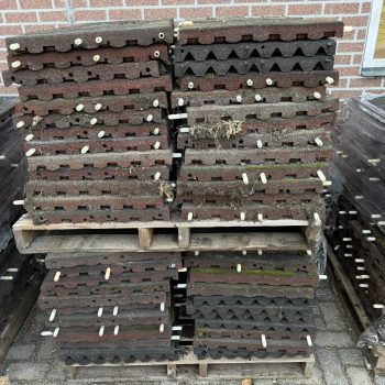 Rubber tegels 4,5cm 50x50 paardenstal, speeltoestellen