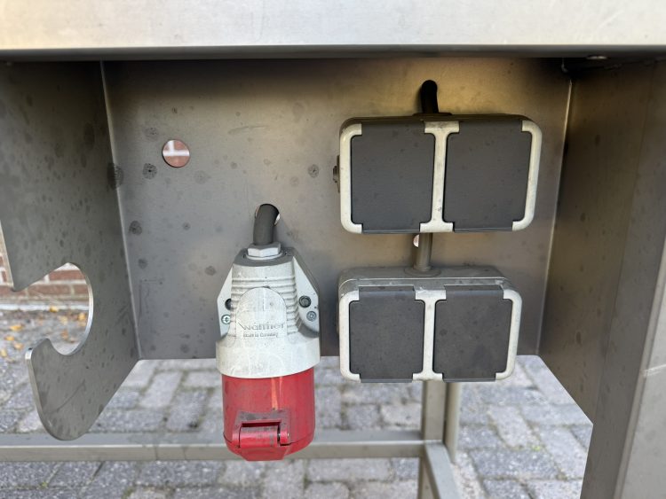 RVS werkbank met Heuer front bankschroef