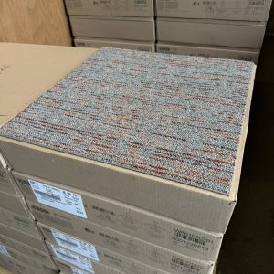 Desso Essence Traces 9105 grijs/rood (nieuw) 50x50 tapijttegels