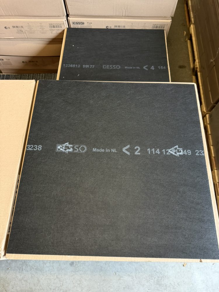 Desso Essence 8803 Blauw 50x50cm tapijttegels nieuw