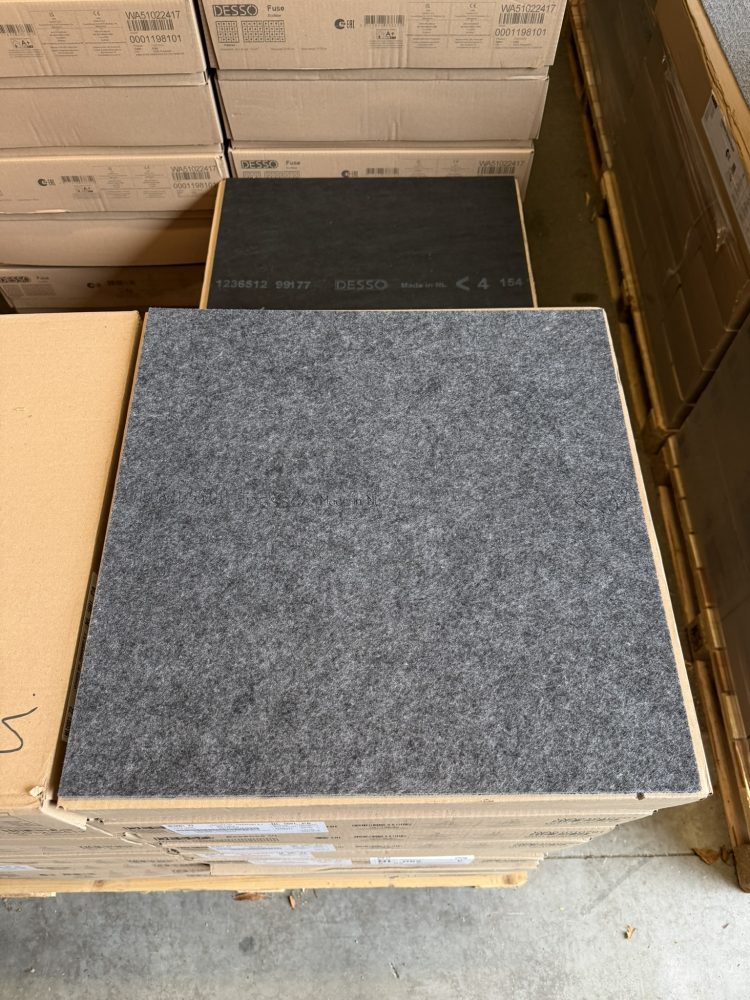 Desso tapijttegels Grezzo 8811 blauw Soundmaster 50x50cm nieuw