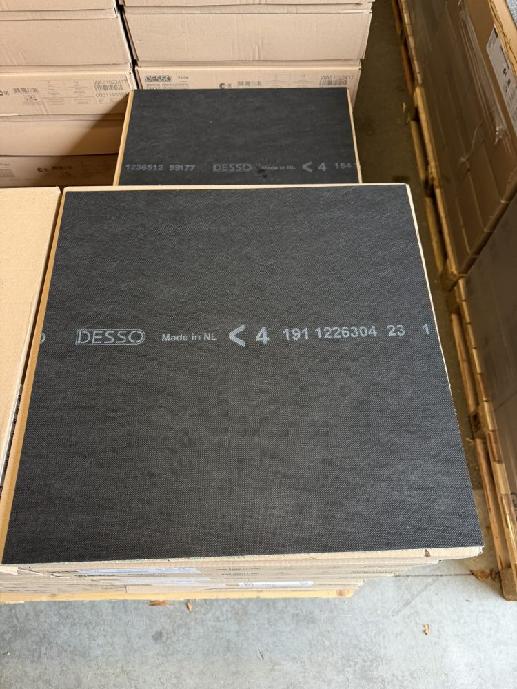 Desso tapijttegels Essence Roots 7284 groen 50x50cm nieuw