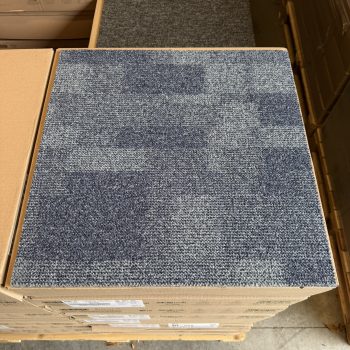 Desso Essence Maze 8431 licht blauw tapijttegels 50x50cm nieuw