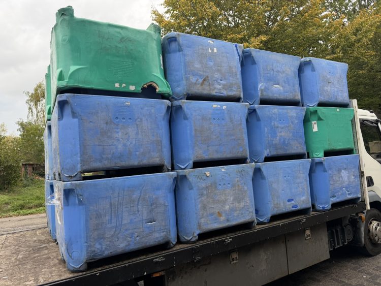 Sterke kunststof palletboxen – Saeplast 630 Tub! Metaal, opslag, oud ijzer