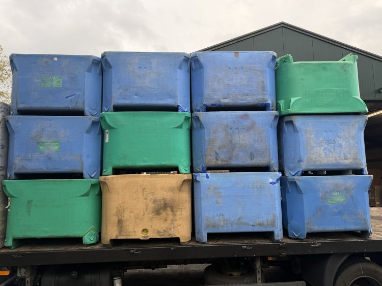 Sterke kunststof palletboxen – Saeplast 630 Tub! Metaal, opslag, oud ijzer