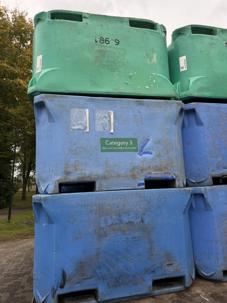 Sterke kunststof palletboxen – Saeplast 630 Tub! Metaal, opslag, oud ijzer