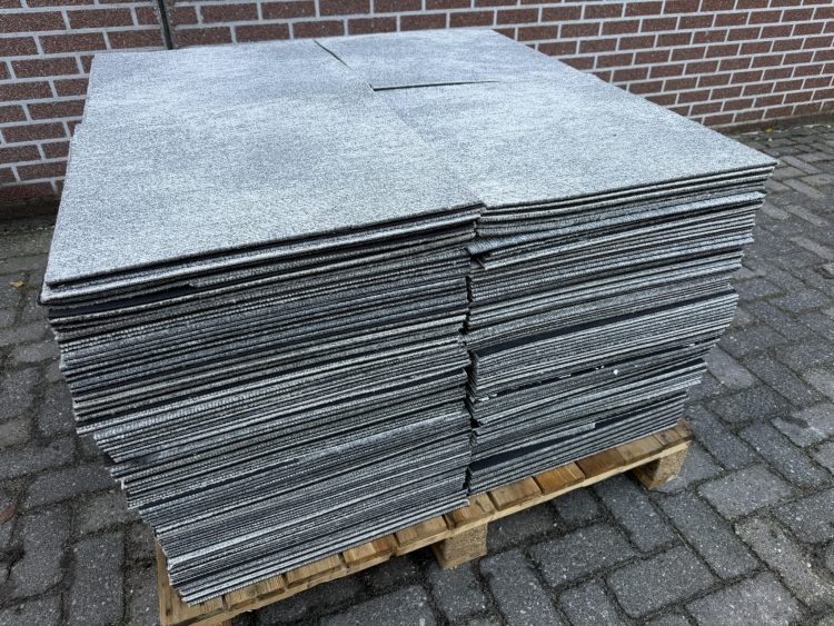 Tapijttegels grijs 50x50 cm gebruikte vloertegels #910