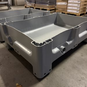 Kunststof palletbox, drinkbak, voerbak, puppybak, waterbak