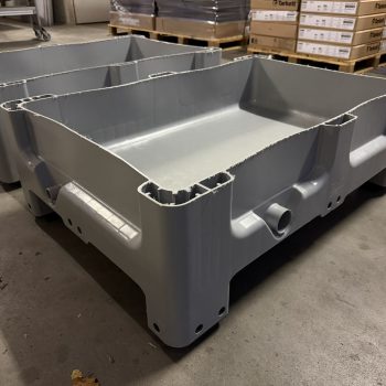 Kunststof palletbox, drinkbak, voerbak, puppybak, waterbak