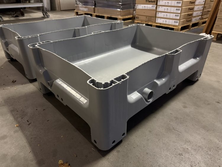 Kunststof palletbox, drinkbak, voerbak, puppybak, waterbak