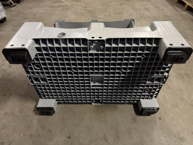 Kunststof palletbox, drinkbak, voerbak, puppybak, waterbak