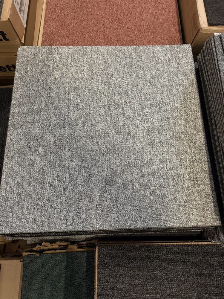 Partij Desso tapijttegels B-keus grijs 50x50cm nieuw #037